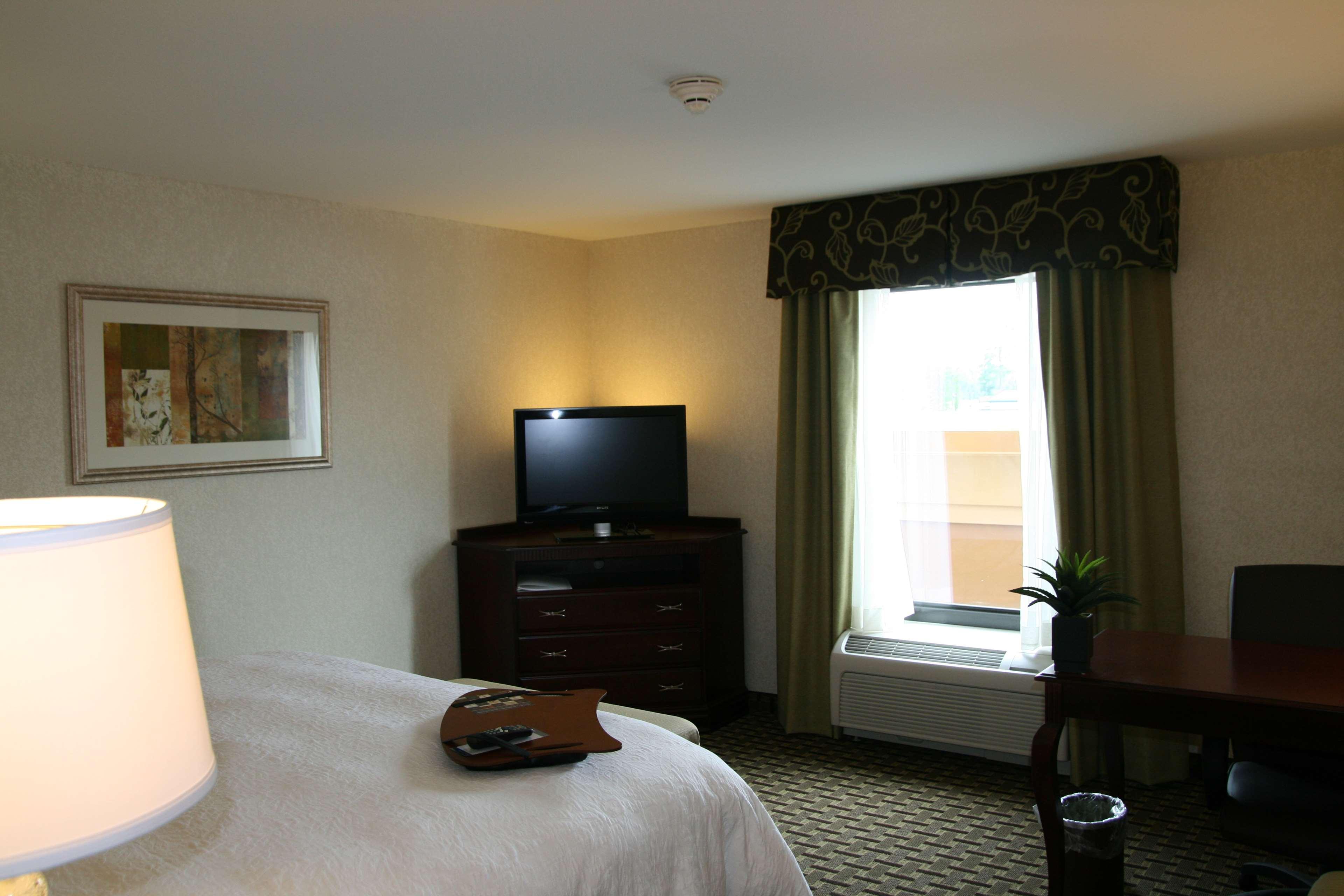 Hampton Inn & Suites Cleveland-Ментор Номер фото