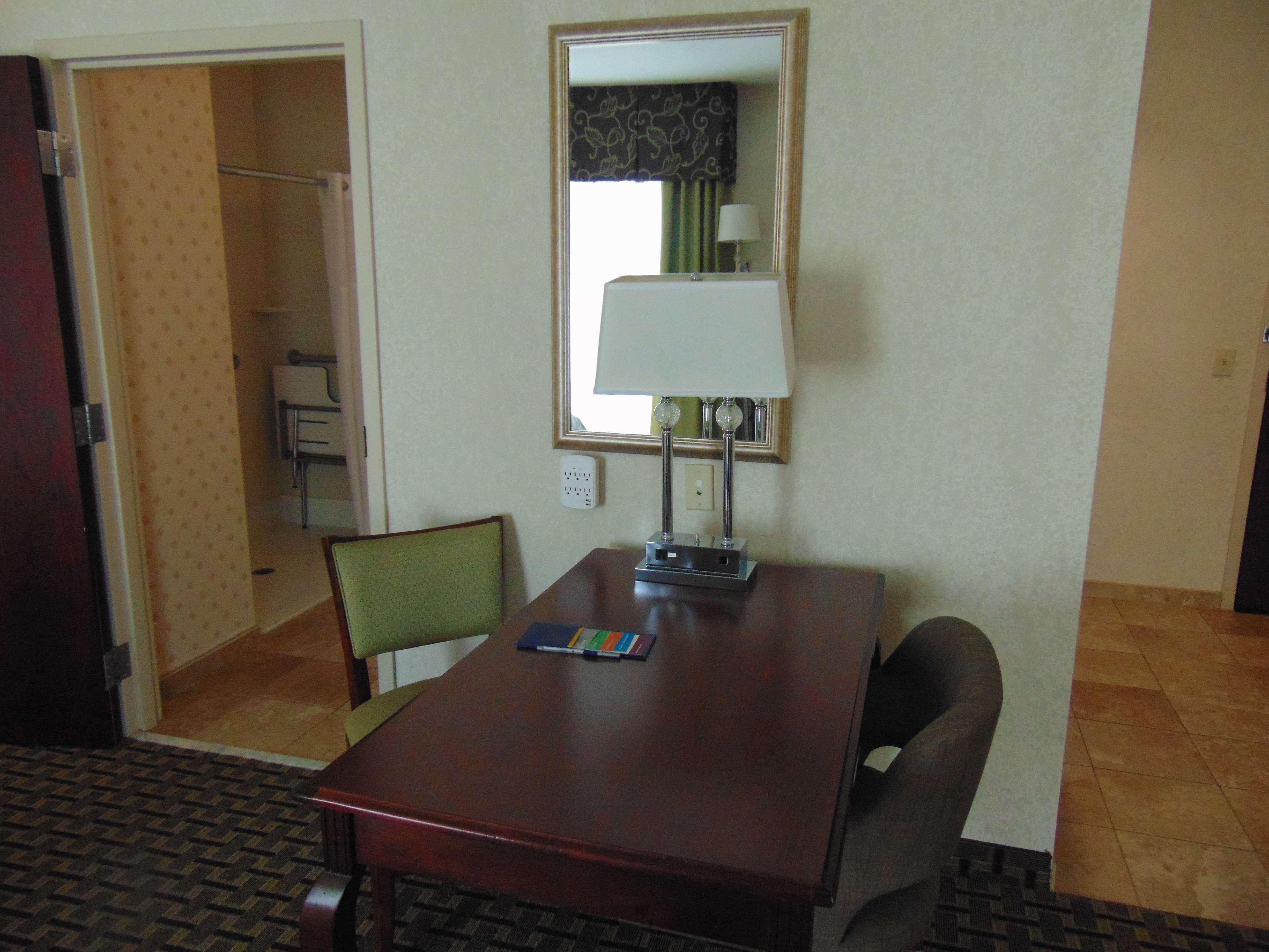 Hampton Inn & Suites Cleveland-Ментор Экстерьер фото