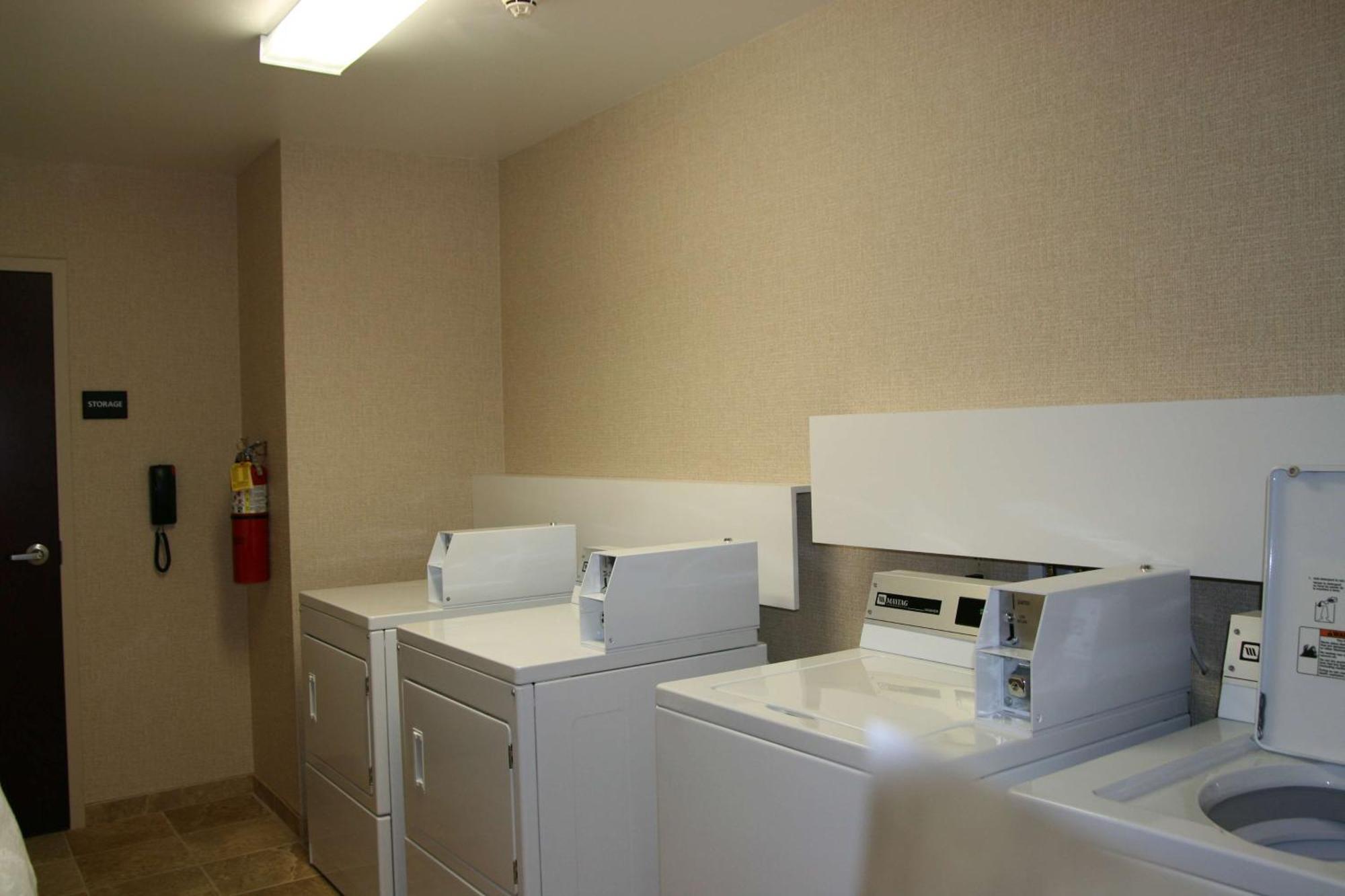 Hampton Inn & Suites Cleveland-Ментор Экстерьер фото