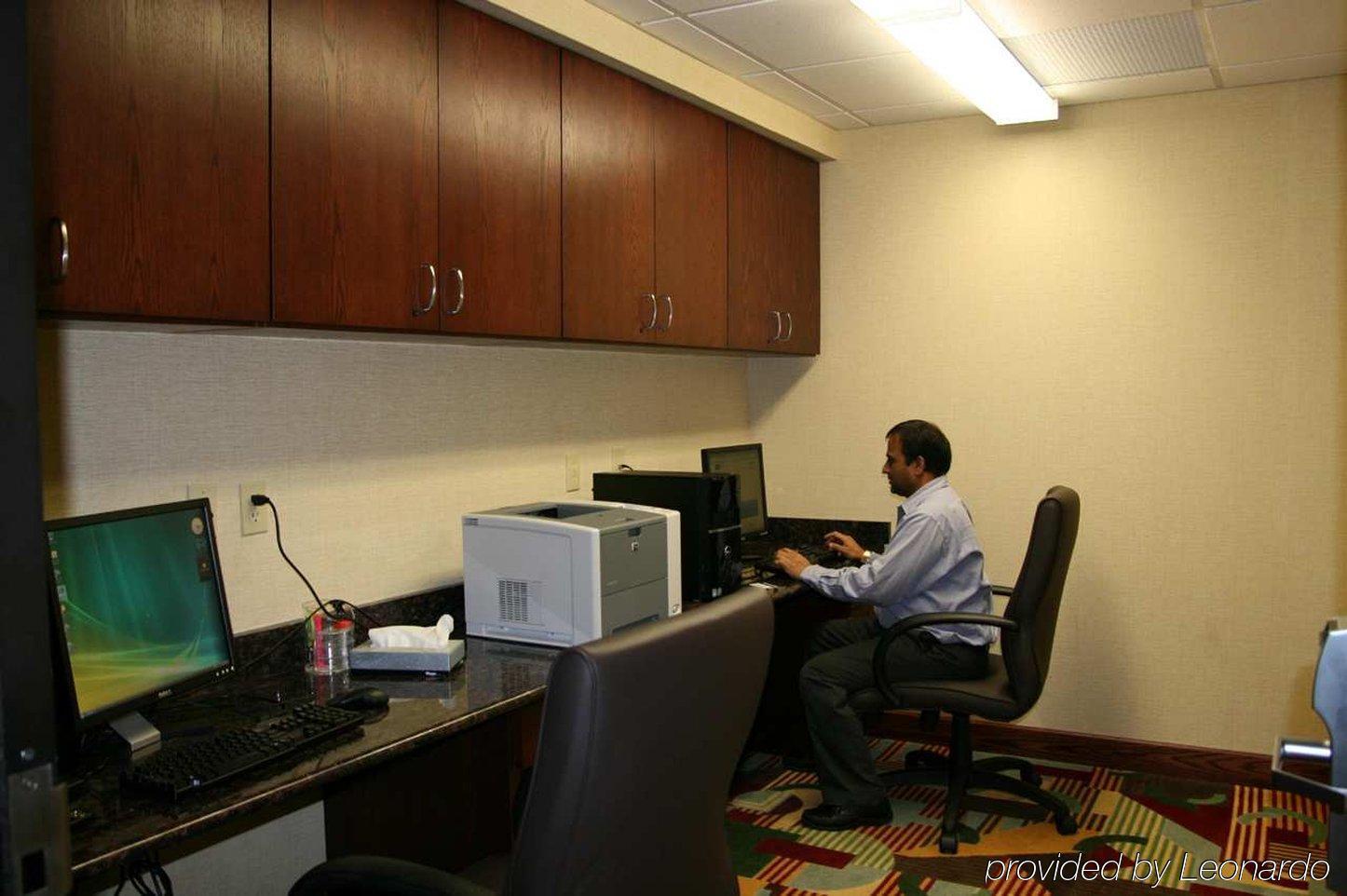 Hampton Inn & Suites Cleveland-Ментор Удобства фото
